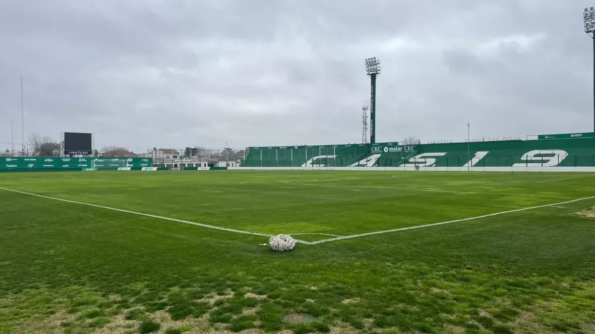 Defiende la punta en el estadio